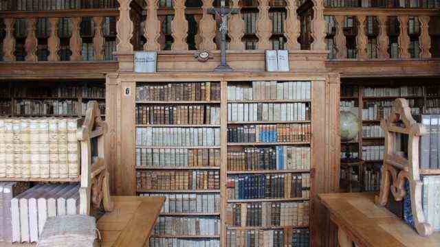 After the monks have left: The library contains 20,000 books.