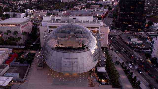 Academy Museum: New opening in Los Angeles: The dome that the architect Renzo Piano designed for the Academy Museum has been named in LA for a long time "Death star".  The name would be to him "Soap bubble" rather.