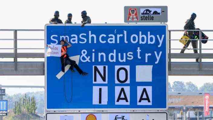 IAA Mobility - Protest