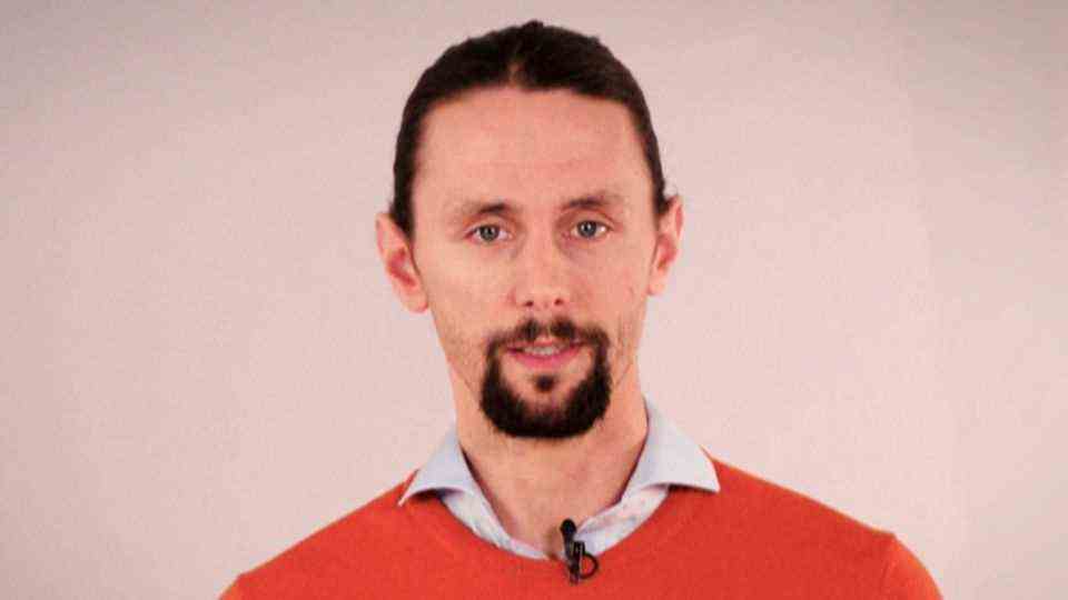 Professional footballer Neven Subotic: "We cannot distribute peace, but water can"