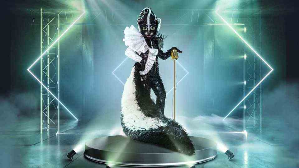 The skunk: which celebrity will slip into this costume?