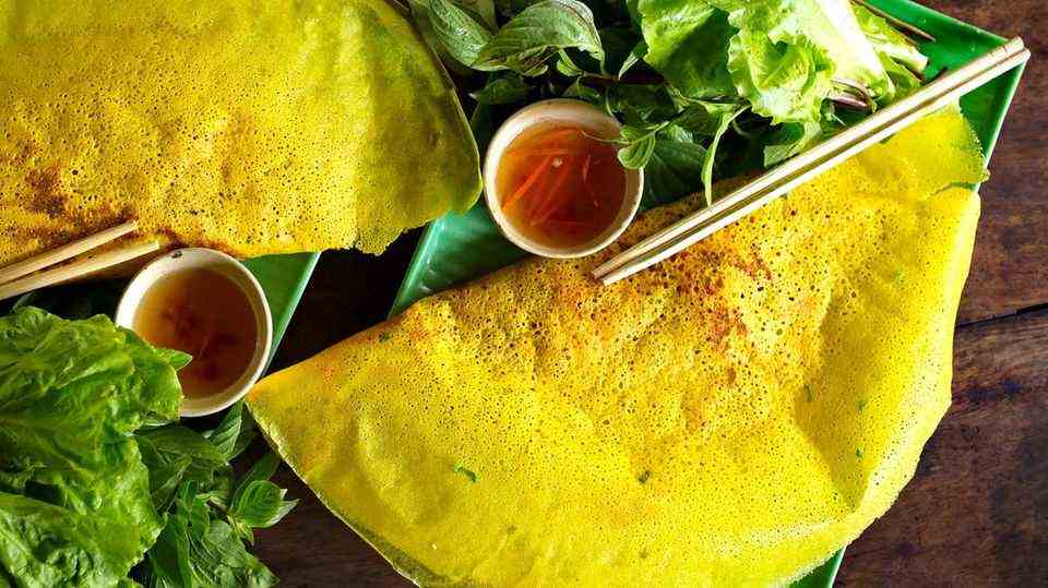 Banh Xeo recipe: Denise Wachter shows how easy it is to make a Vietnamese pancake.