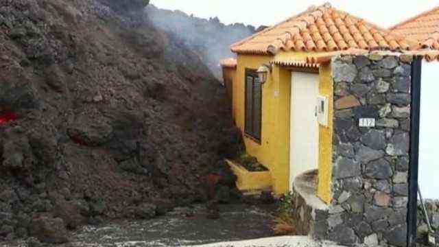 Volcanic eruption: After the eruption of the volcano Cumbre Vieja on La Palma, the lava masses pushed onto the house of Johannes Fagner.