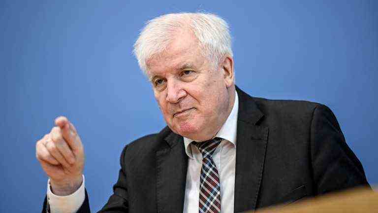 Concerned about our security: Interior Minister Horst Seehofer (72, CSU) (Photo: Britta Pedersen / dpa)
