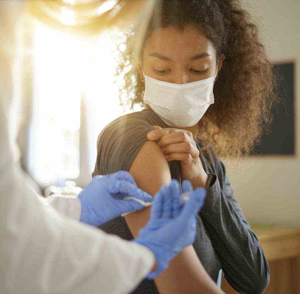 Experts expect a particularly strong flu wave in 2021