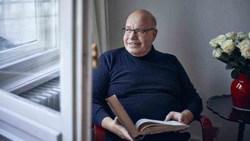 After 27 years in the Bundestag, Peter Altmaier becomes a privateer here in his Berlin apartment