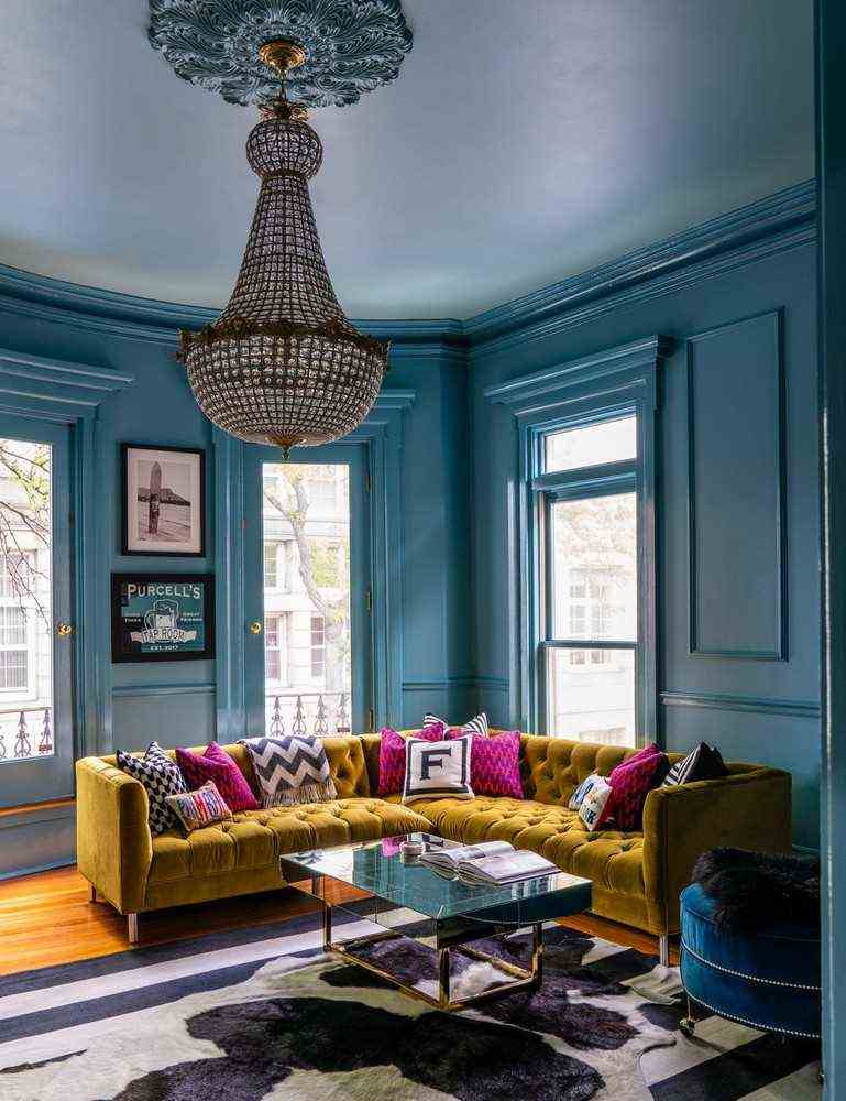 A Blue Heats Up With Indigo Pigments To Revive A Stone Blue Style Interior 