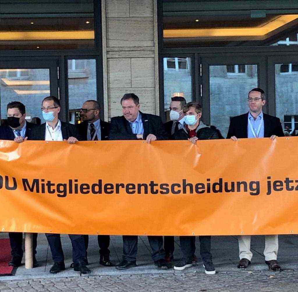 At the meeting in Berlin, members of the Junge Union demand the membership decision for the successor to the CDU leadership