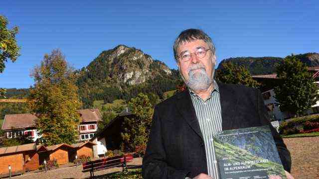 Bibliography on alpine and alpine farming presented