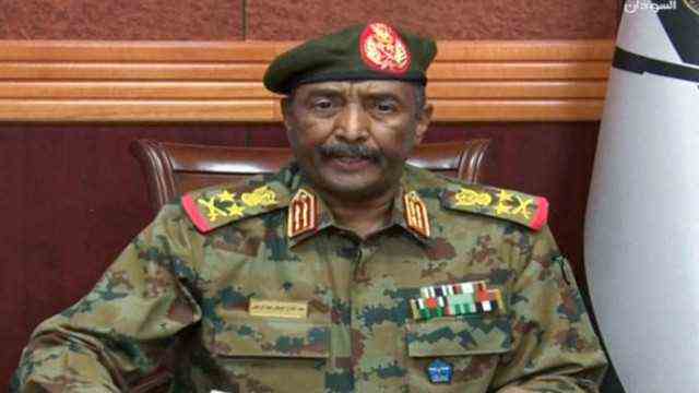 Africa: The strong man: General Abdel Fattah Abdelrahman Burhan during his televised address on Monday.  He declared a state of emergency for the whole of Sudan and disbanded all authorities that were involved in the democratization process.