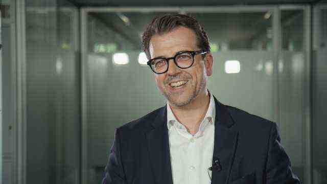 New technologies: Christoph Noeres has every reason to be in a good mood: the hydrogen production he is responsible for at Uhde Chlorine Engineers is in high demand.