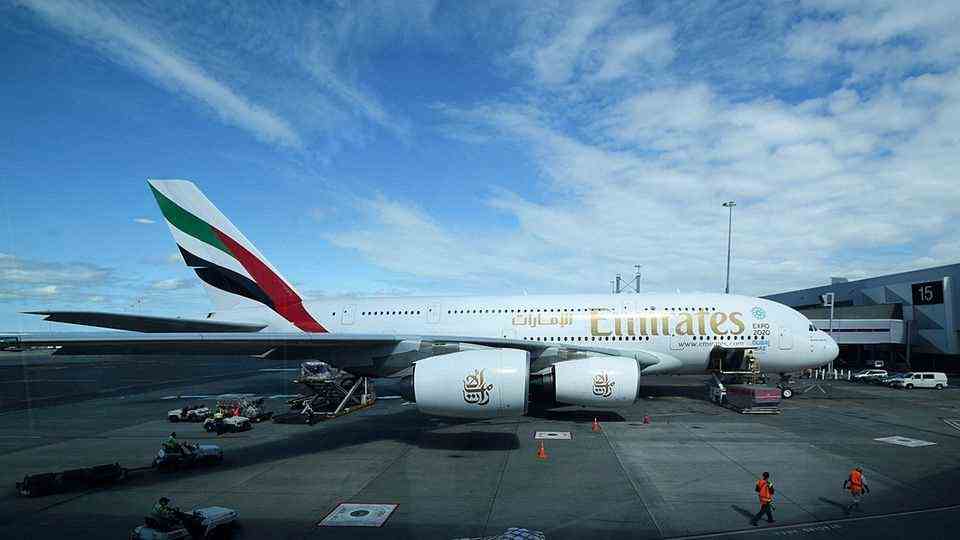 Follow Me: Airbus A380: Emirates wrecks the first copy of its flagship