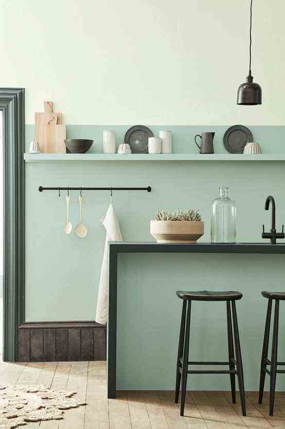 Neat shelves and worktop 