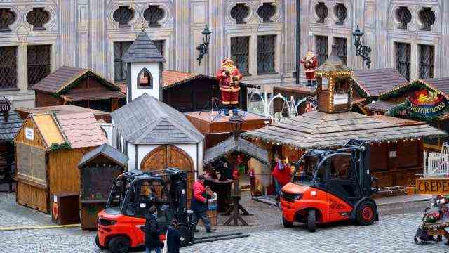 Construction of the Munich Christmas market