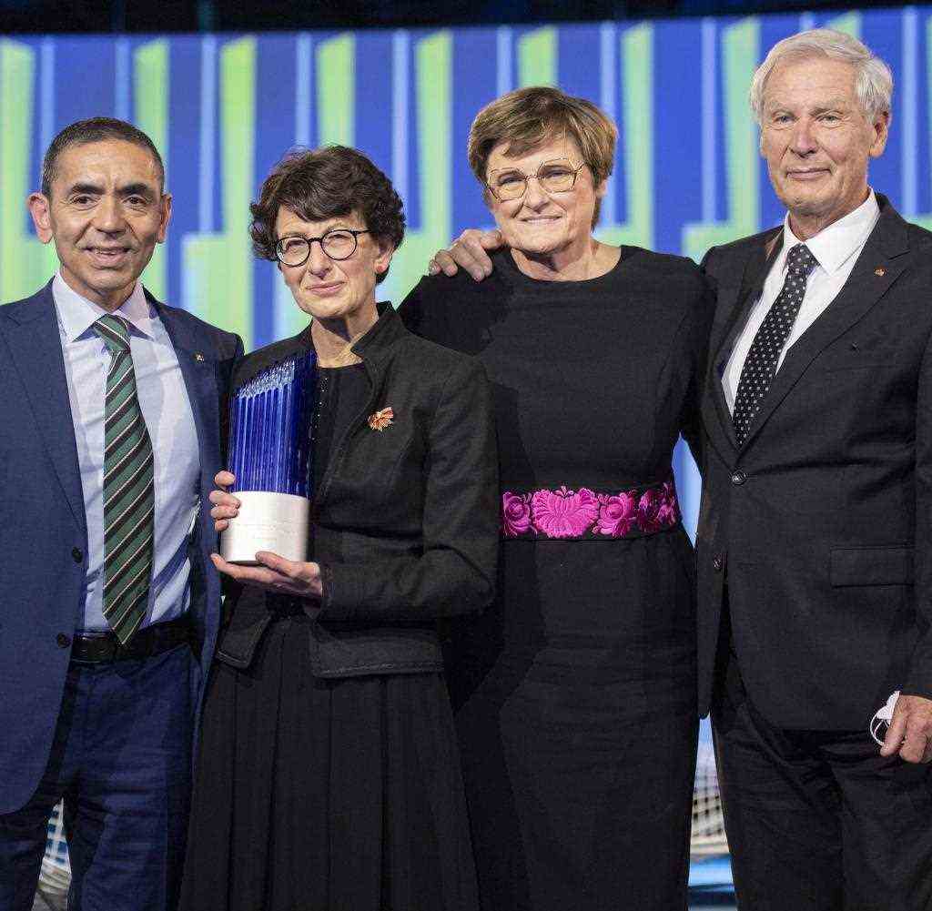 Preisträger: Ugur Sahin (von links nach rechts) und seine Frau Özlem Türeci, Gründer des Mainzer Corona-Impfstoff-Entwicklers Biontech sowie Katalin Kariko und Biontech und Christoph Huber (beide Biontech)