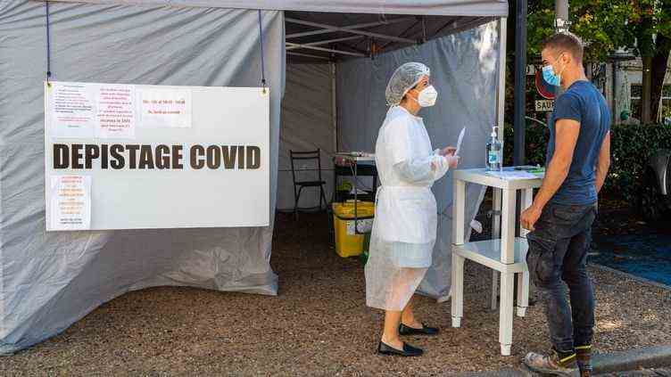 A screening stand at Covid-19, in France, in September 2021. (BURGER / PHANIE / AFP)