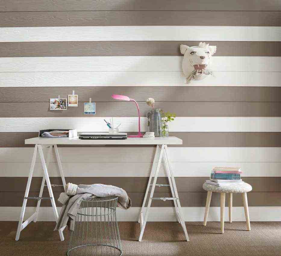 A Striped Paneling 