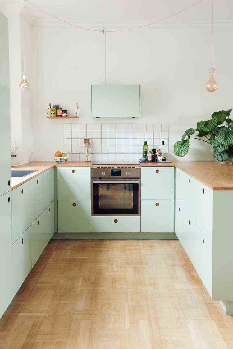 A small bright U-shaped kitchen 