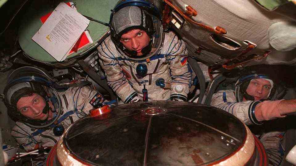 Former astronaut: The first German to get out in space - what does Thomas Reiter actually do?