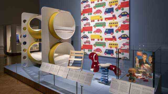 Exhibition on Nordic design: Also colorful if required: Children's room furnishings.