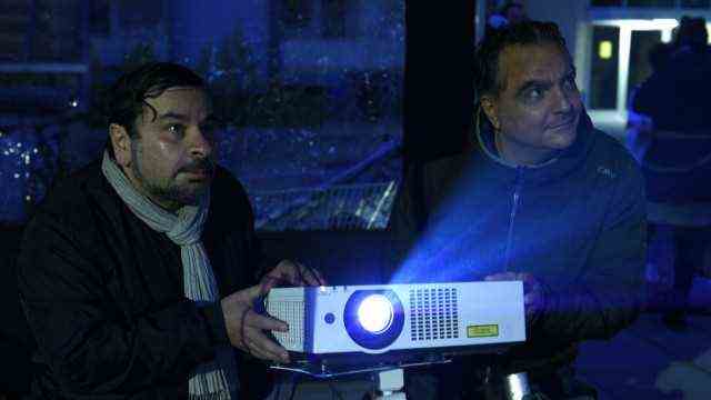 "Mapping Neuperlach": If Bülent Kullukcu (left) and Karnik Gregorian have their way, the mapping in Neuperlach is just the beginning of a series of video projects from different parts of the city.