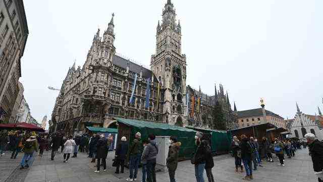 Corona pandemic in Munich: Long queues are currently forming in front of the vaccination stations, like here in Munich.