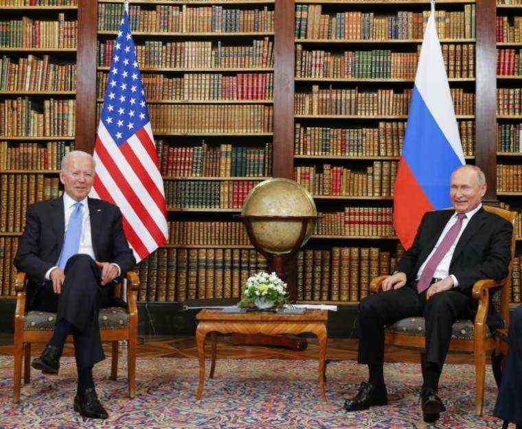 US President Joe Biden (l) and his Russian counterpart Vladimir Putin meet in Geneva on June 16, 2021 (POOL / DENIS BALIBOUSE)