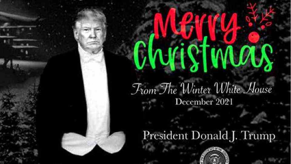Donald Trump looks like a penis on alleged Christmas card