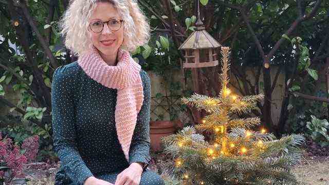For the festival: Diana Oesterle with her Christmas tree in a pot.