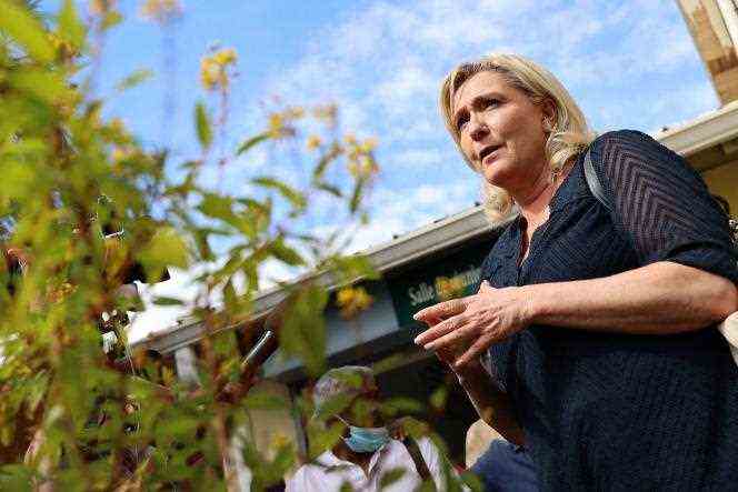 The candidate of the National Rally, Marine Le Pen, in Saint-Pierre (Reunion), December 21, 2021.