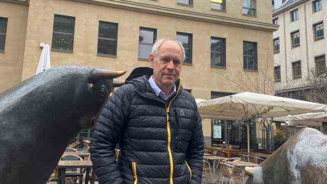 Investment: Fund manager Hendrik Leber in front of the Frankfurt Stock Exchange: "The financial sector thrives on making everything difficult.  With the blockchain, that would be eliminated.  The system would self-destruct", he says.
