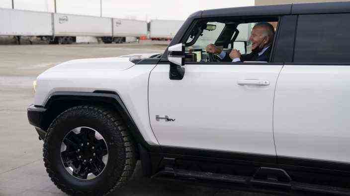 US President Biden visits electric car factory
