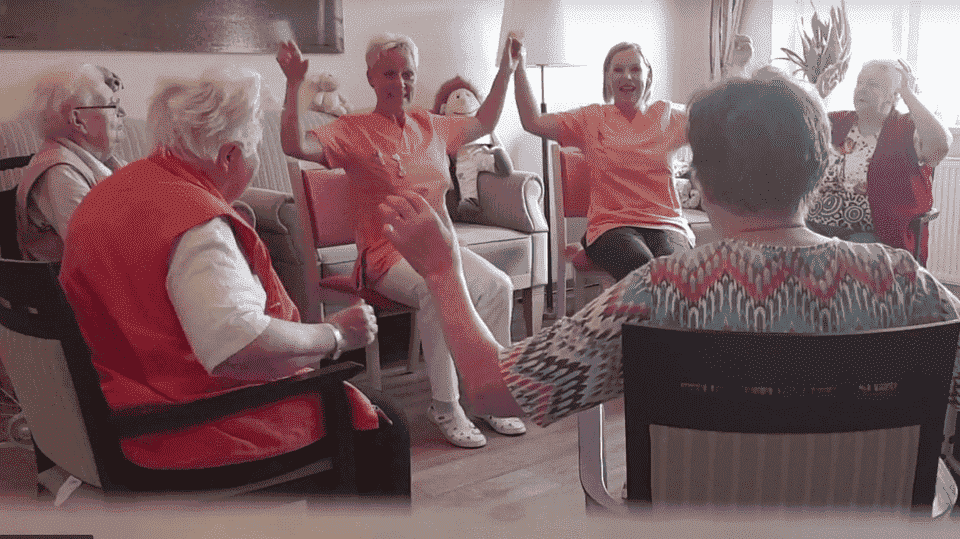 Omis rock to Rammstein: Senior women dance in a nursing home