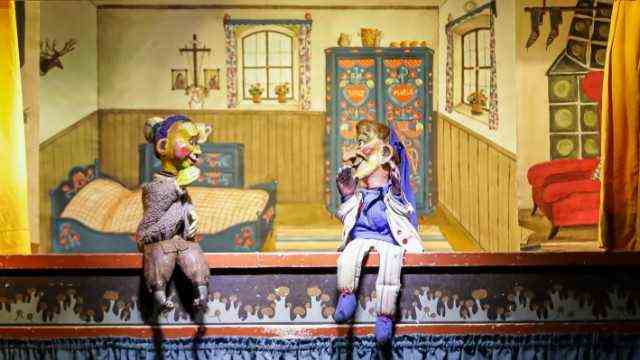 GERMERING: Dr.  Döblinger's puppet theater