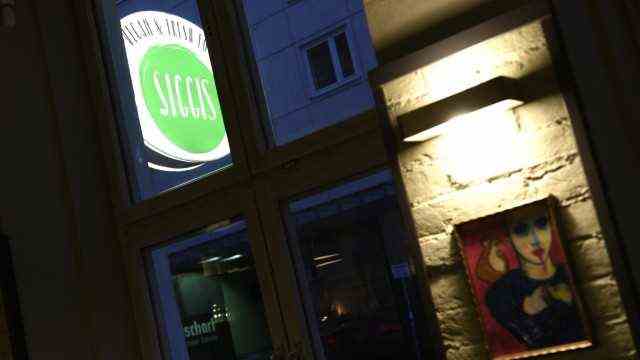 Siggis Vegan & Fresh Food: Only the pictures on the wall in the restaurant are animal.