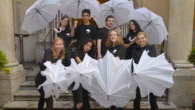 Looking back on 2021: Form-assured: The umbrella poets from Unterschleißheim win a Tassilo main prize.