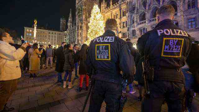 New Year's Eve in Munich: The police show presence at Marienplatz.
