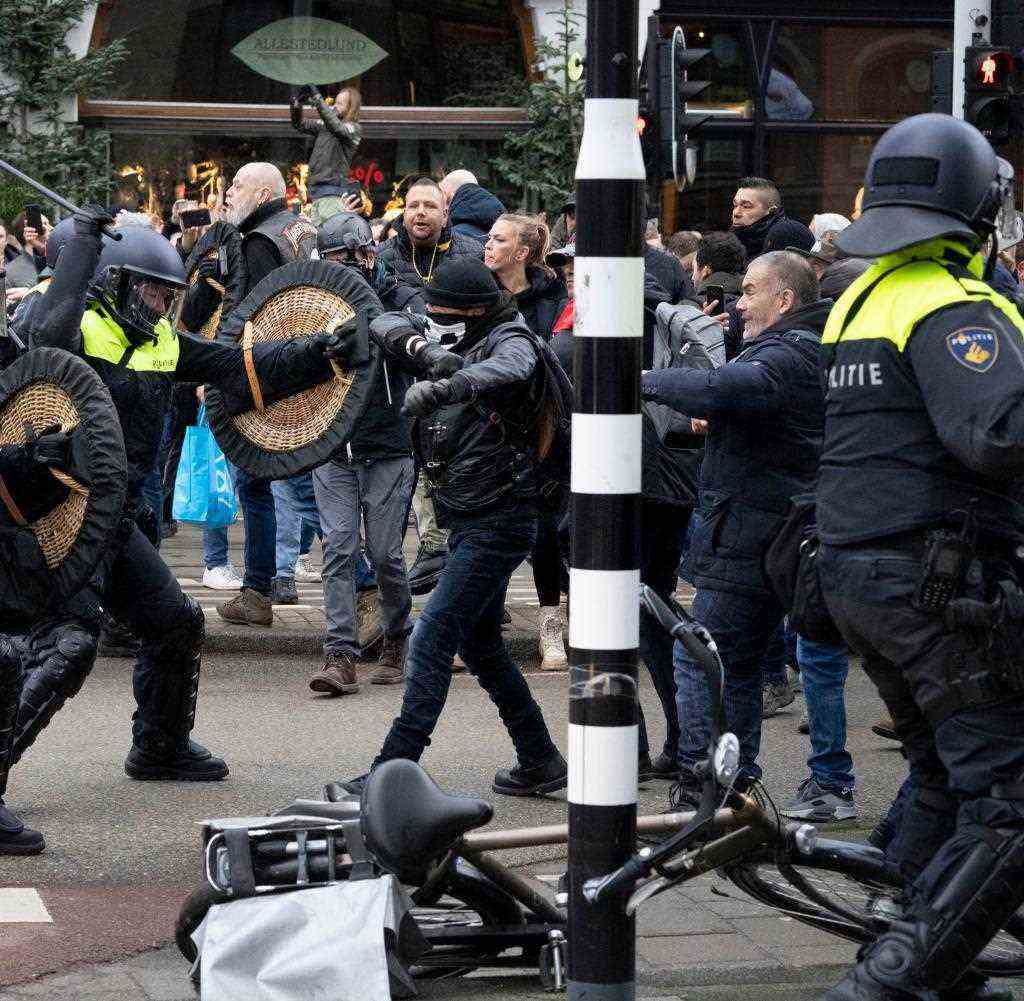 Coronavirus protests in Amsterdam