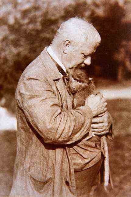 Artist's legacy: This photograph was probably made around 1900 and shows Gabriel von Max with one of his monkeys.