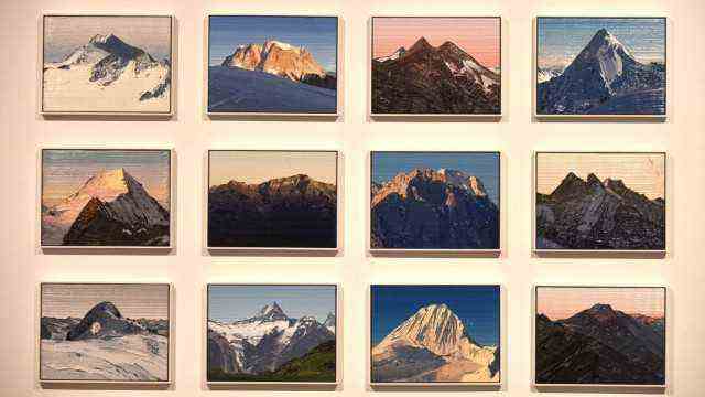 Culture in Dachau: Felix Rehfeld teases the viewer with miniatures of mountain views that only appear photorealistic at first glance.
