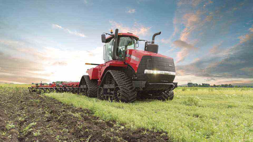 At the top of the ranking is the Case IH Steiger / Quadtrac 620 with 692 hp.  This makes it almost as strong as the Porsche top model 911 GT2 RS.  The heavyweight brings its 3,000 Newton meters of torque to the ground via a chain drive.