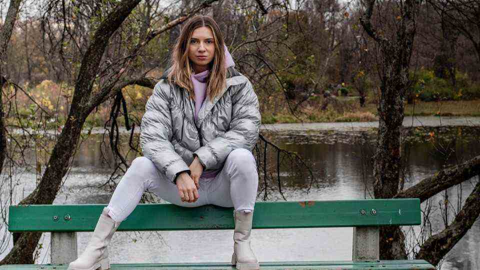 Kristina Timanovskaya on a bench