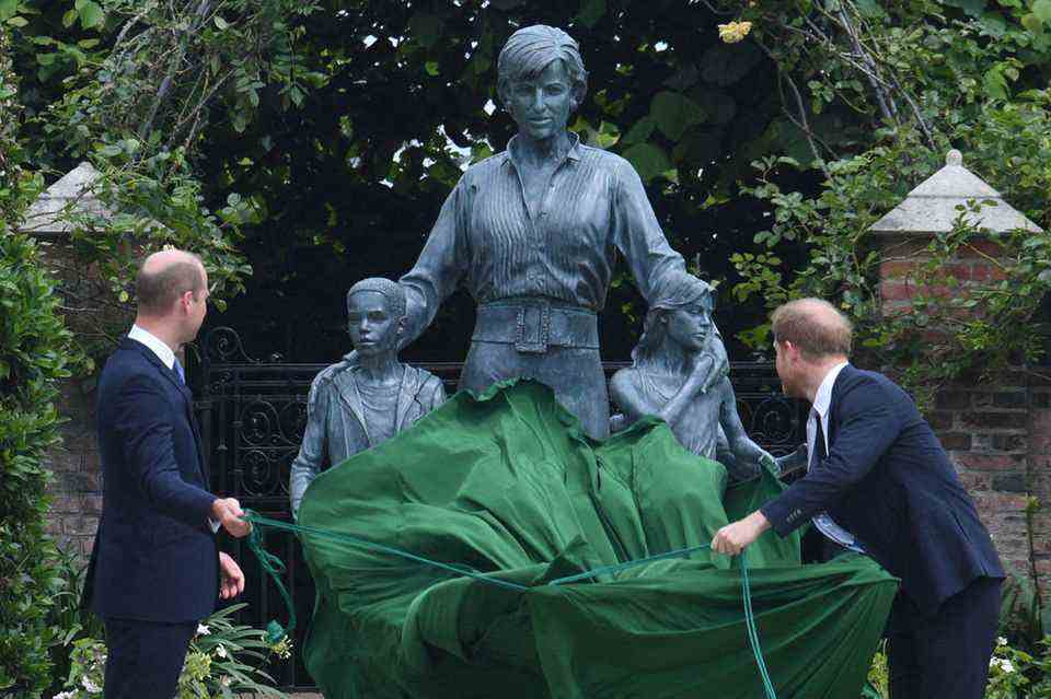It's the moment everyone has been waiting for: Prince William and Prince Harry unveil the statue honoring their mother.  Princess Diana would have turned 60 that day.  The ceremony in the garden of Kensington Palace also brings the estranged brothers together for the first time since the funeral of their grandfather Prince Philip.