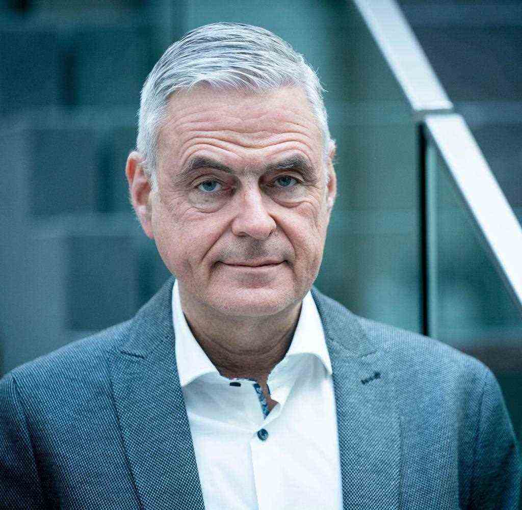 Chefarzt Uwe Janssens, 62, war von 2019 bis 2020 Präsident der Deutschen Interdisziplinären Vereinigung für Intensiv- und Notfallmedizin (Divi)