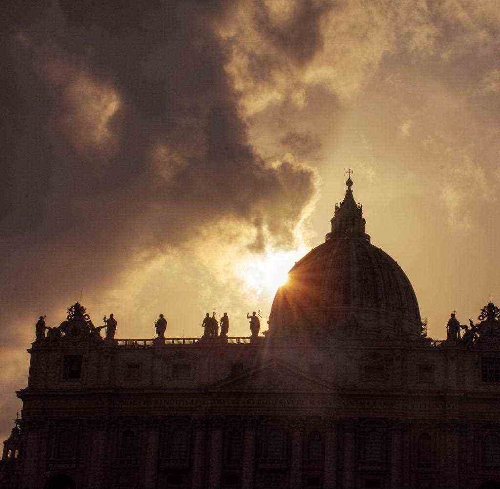 Sunset over Basilica Di San Pietro in the Vatican