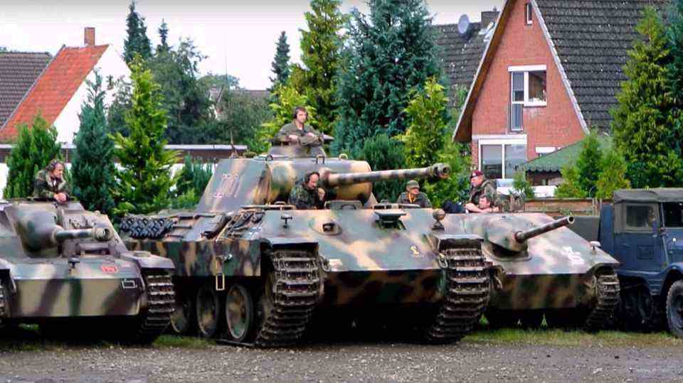 The main attraction are the tanks from the Second World War.  Here: Stug III, Panther and light tank destroyer Hetzer