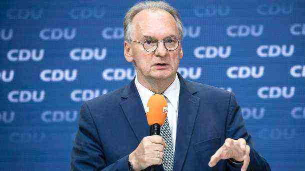 Reiner Haseloff (CDU): Sachsen-Anhalts Ministerpräsident fordert Augenmaß bei neuen Corona-Beschränkungen. (Quelle: imago images/Emmanuele Contini)