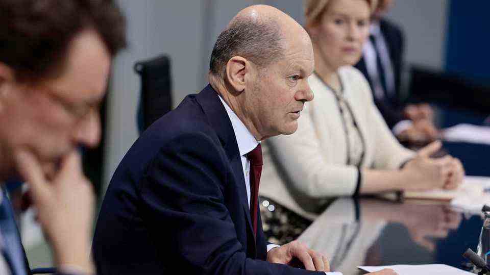 Chancellor Olaf Scholz after the federal-state meeting on the corona test strategy in the Chancellery