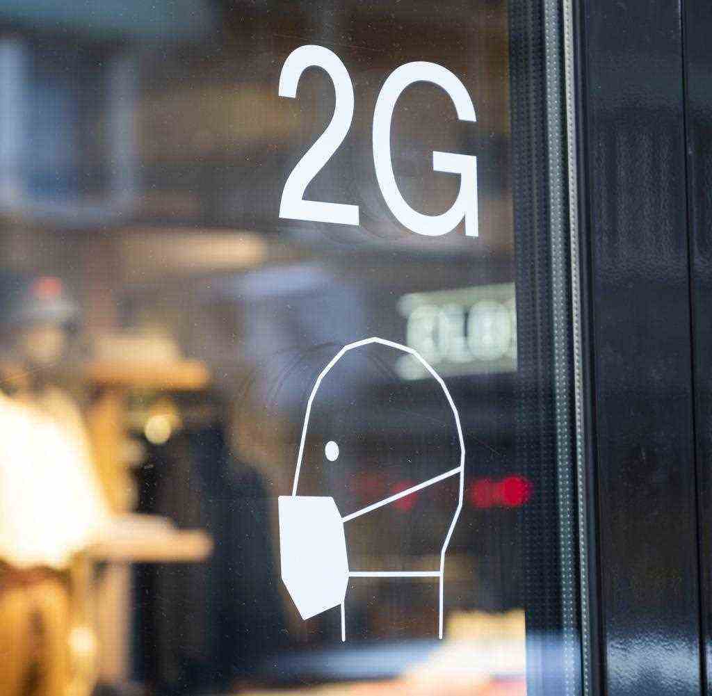 Ein Gericht kippt die 2G-Regel im Einzelhandel in Baden-Württemberg – wegen des Alarmstufen-Systems Winfried Kretschmanns