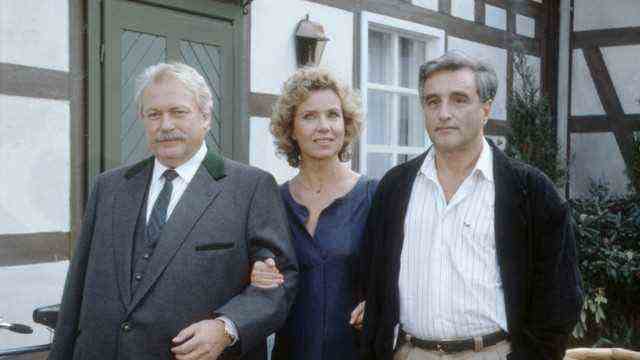 Michael Degen on his 90th birthday: "The money has to come from somewhere": Michael Degen 1988 in the ZDF series "Those Drombuschs" with Günter Strack and Witta Pohl.